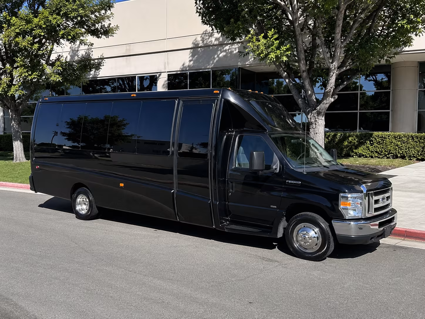 Irvine Winery Tour & Pub Crawl Transportation party bus exterior